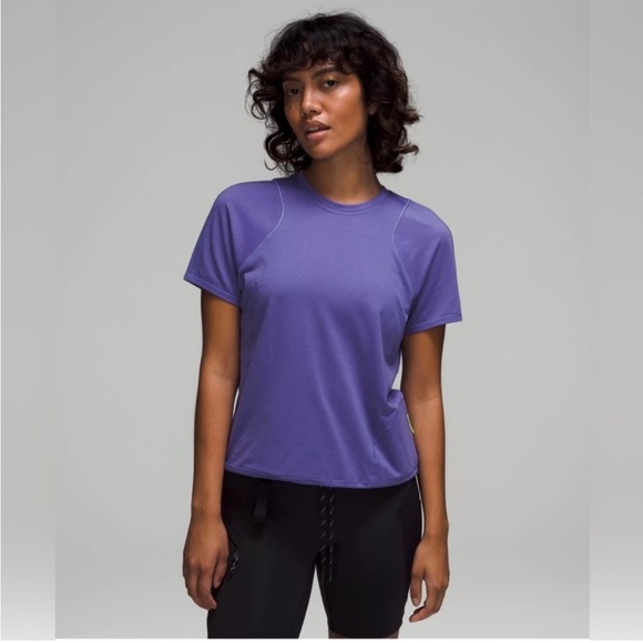 lululemon athletica Tops - Lululemon Lightweight Cinch Hem Hiking Shirt